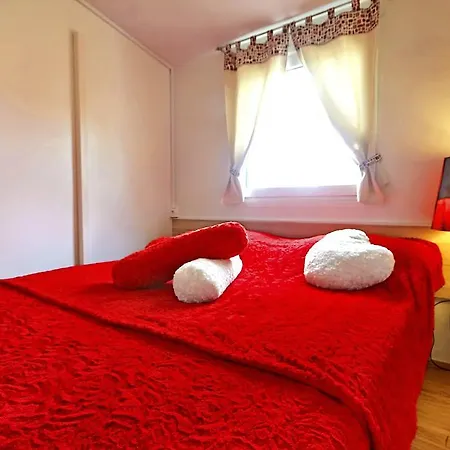 Premium Mobile Homes In Camping Park Umag Feriepark 4*