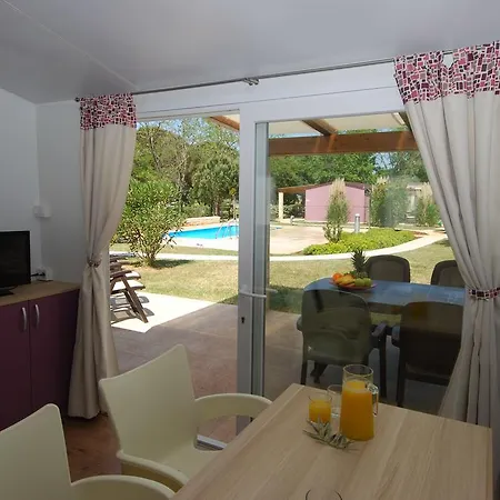 Premium Mobile Homes In Camping Park Umag 假日公园 布罗托尼贾