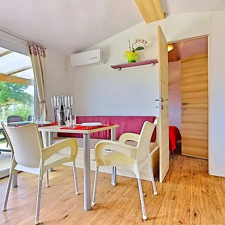 假日公园 Premium Mobile Homes In Camping Park Umag 4*