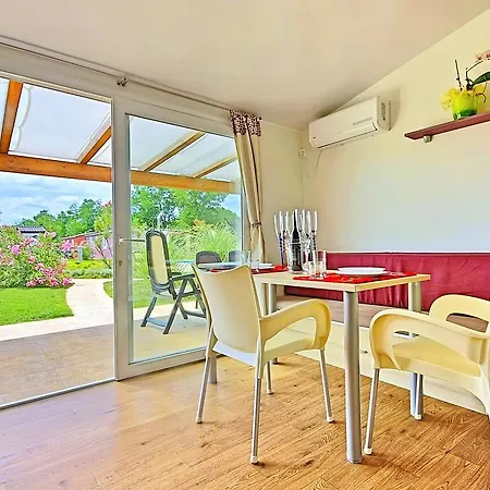 Premium Mobile Homes In Camping Park Umag 假日公园 4*